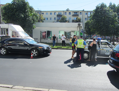 збив жінку в полтаві